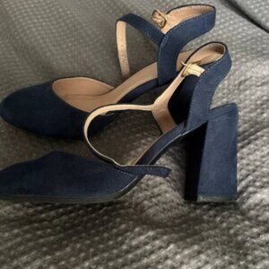 New look extra wide suede heel shoe
